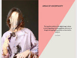 Looking at Photographs (Art Essentials)