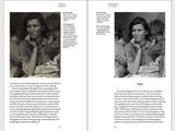Looking at Photographs (Art Essentials)